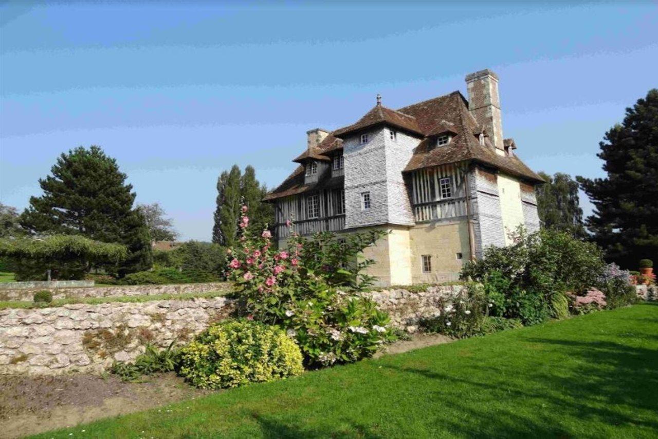 Les Manoirs Des Portes De Deauville - Small Luxury Of The World 4* Canapville (Calvados)